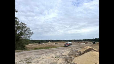 East Hampton wants to spend $36.3 million to buy 38.3 acres of a former New York sand mine once slated for a 50-lot commercial subdivision; 33.3 acres would instead become open space