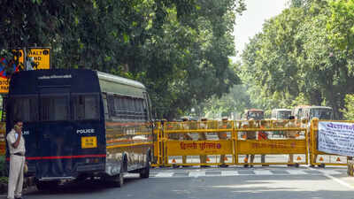 Delhi HC seeks Centre's response on body cameras on cops during protests