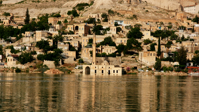 Lost Sunken Silk Road city found under Kyrgyzstan's largest lake: What happened to the important trade center and connecting link between China and the Mediterranean