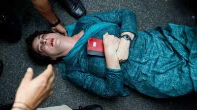 'I won't move': Angry Priyanka Gandhi 'holds the ground' as cops drag her away from protest site - watch