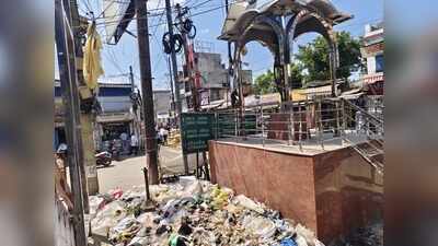 Hazaribag civic body warns against garbage dumping near martyr Capt Karamjeet Singh Bakshi’s memorial
