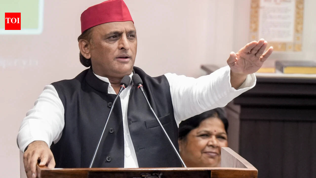 'We could sit down to eat samosas': Akhilesh Yadav on not attending Kharge's INDIA bloc lunch
