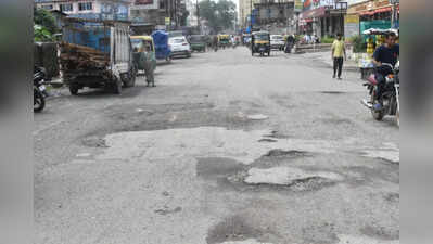 Jamshedpur flyover construction, potholes cause  traffic chaos