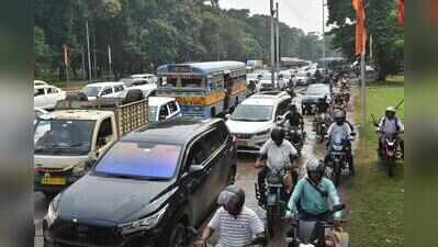 Red Road closure ahead of Mahalayaadds to rain chaos, traffic woes in Kol