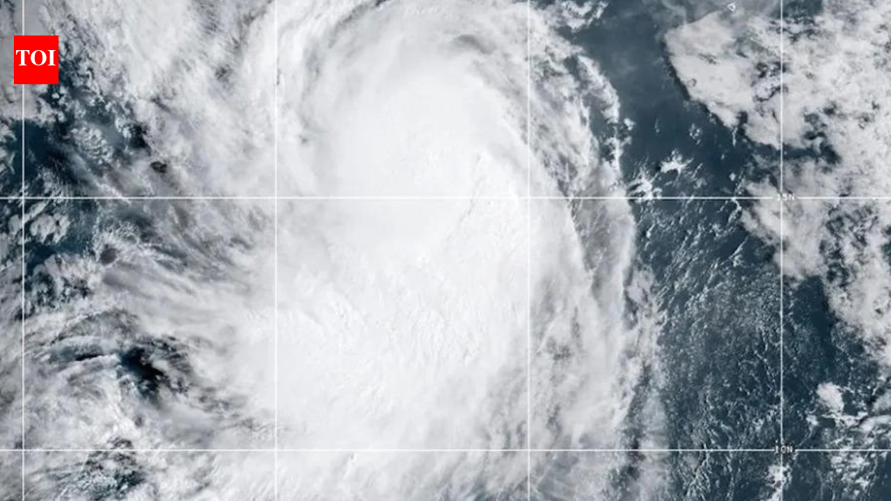 'Expecting life-threatening impacts': Tropical storm Isaias to strike US Gulf Coast as hurricane