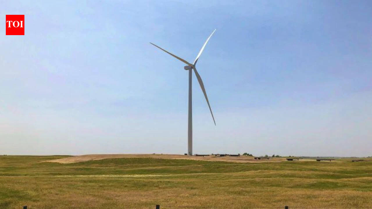Nebraska farmer leases land for wind turbine, earns up to $12,500 a year against $600 from corn
