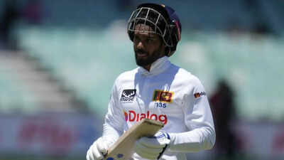 Dhananjaya de Silva steps down as Sri Lanka Test captain
