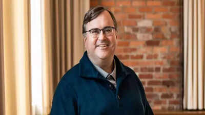 LinkedIn co-founder Reid Hoffman: When we started, we told employees, sure, go home, have dinner with family, and then open laptops to…