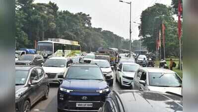 Caught in a jam, cops’ puja roster starts from Dwitiya