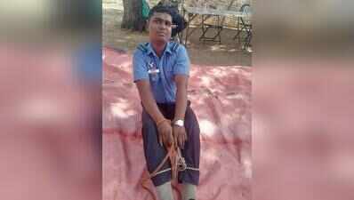Fake Air Force officer held at Parade grounds while posing for photos