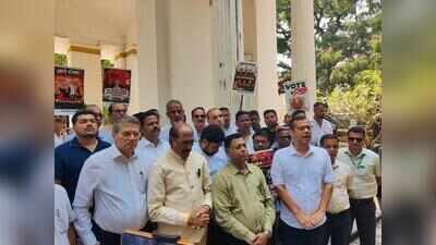 Cong slams BJP, CEC over SIR