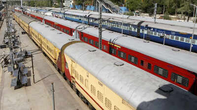 Indian railways cancels all trains reaching New Delhi and Nizamuddin railway stations on October 10 amid traffic congestion concerns