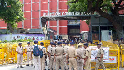 'Uniform ke peeche bhi ek insaan hai': Delhi Police issues 'open letter' to protesters