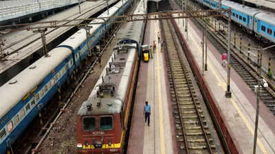 CJP’s October 10 protest: Mumbai Rajdhani, August Kranti delayed; 5 express trains cancelled