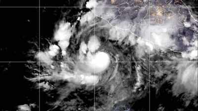 Hurricane Simon intensifies rapidly as it moves across Pacific