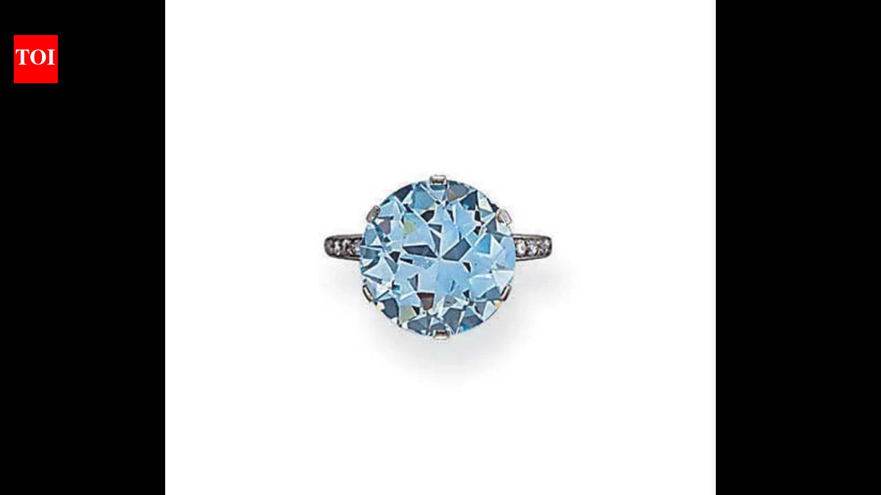 A woman kept a diamond ring in a drawer for 50 years without knowing ...