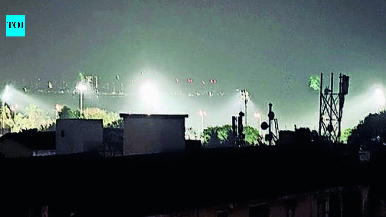 Plea flags light pollution from SoBo clubs, Bombay HC orders notice to Maharashtra govt