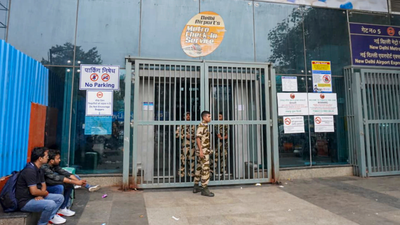 Can’t stop metro & trains, act as situation unfolds: Supreme Court to govt