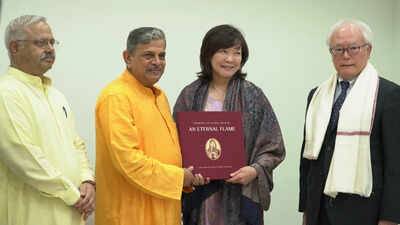 Akie Abe,wife of late Japanese PM Shinzo Abe, meets RSS leader Hosabale