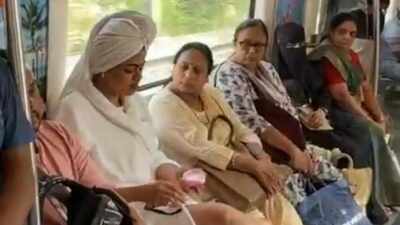 Delhi Metro passenger in bathrobe, towel on head goes viral; internet debates public etiquette: ‘What rule was broken here?’