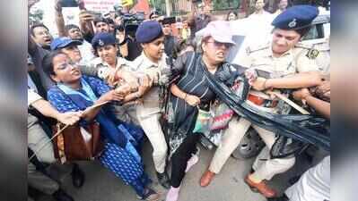 Teachers, varsity staff detained during protest against new Act