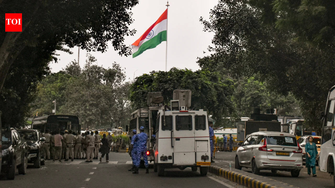 Stage set for Sunday showdown: CJP to march again tomorrow; traffic advisory issued