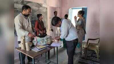 Dead lizard in mid-day meal lands 64 Churu students in hosp