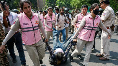 ‘Blatant attack on press freedom’: Journalists’ bodies condemn detention of journalists at Delhi protest
