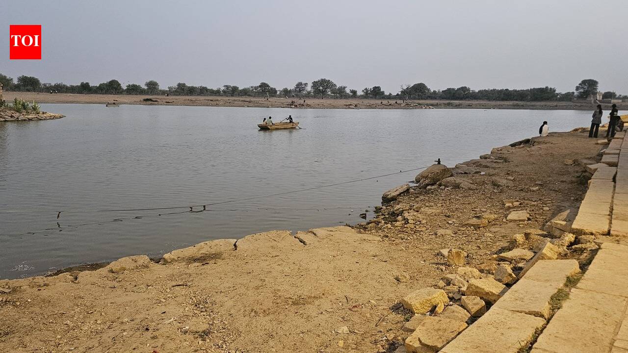 Gadisar Lake faces drought-like crisis, threatens Jaisalmer tourism