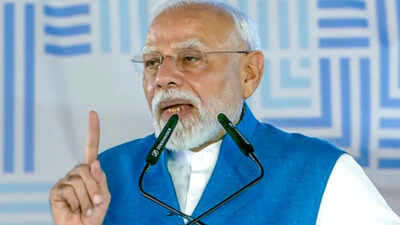 Chhattisgarh cabinet congratulates PM Modi on completing 25 years as head of government