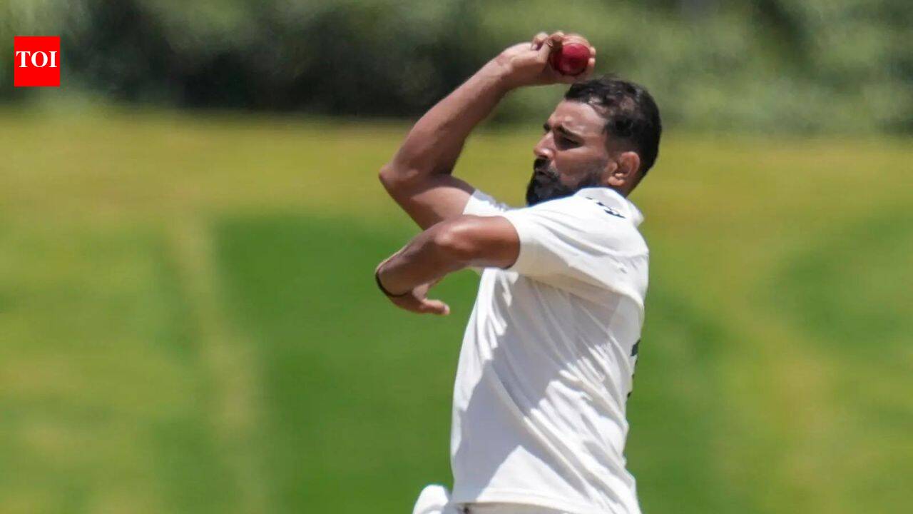 Mohammed Shami bowling for Bengal in Ranji Trophy