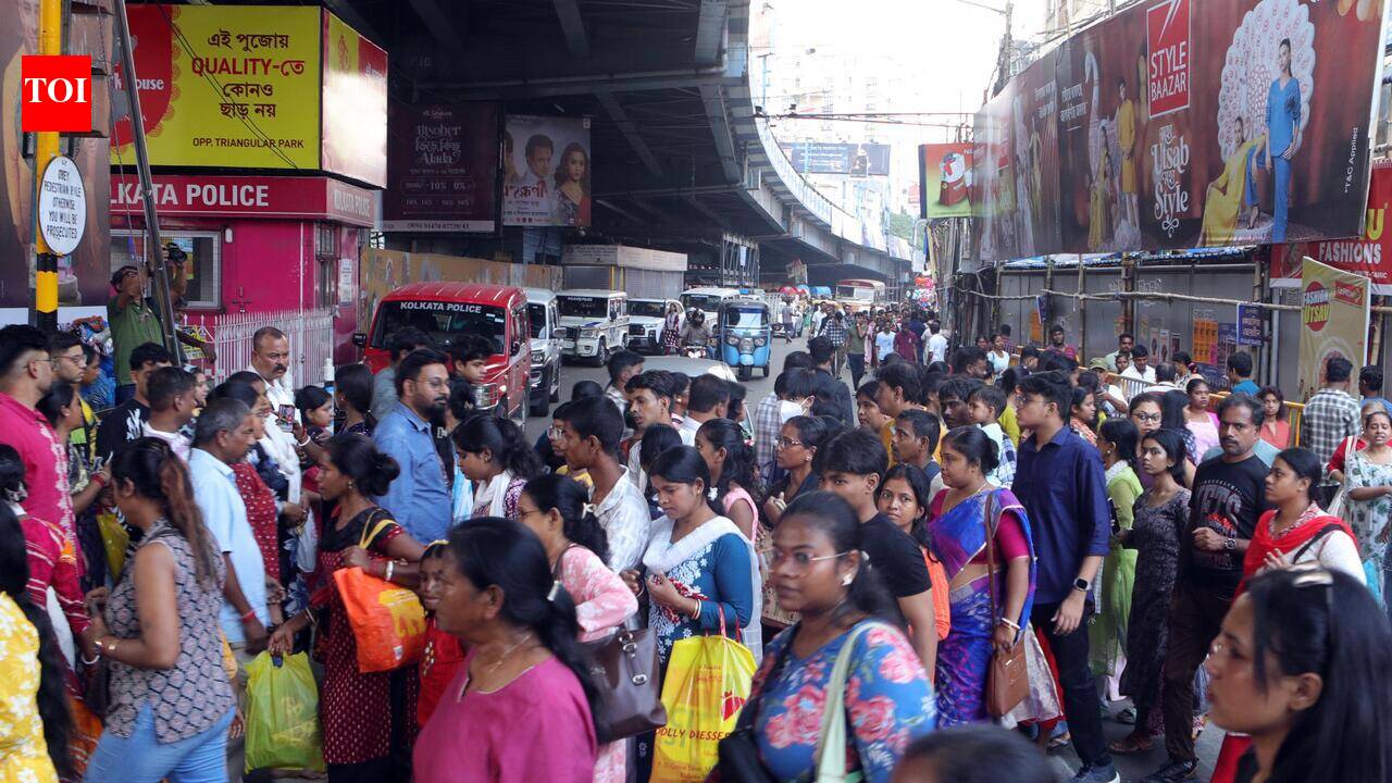 Kolkata Crowds Surge for Last Sunday Durga Puja Shopping, Begin Early ...