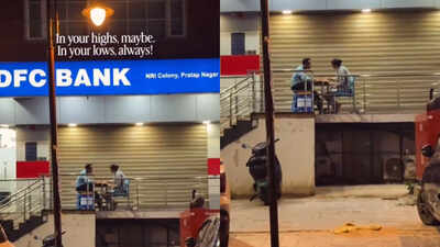 'Some bonds... are written in heaven': Wife brings dinner to husband on night duty; the simple moment wins hearts - internet says 'saath dene wali honi chahiye'