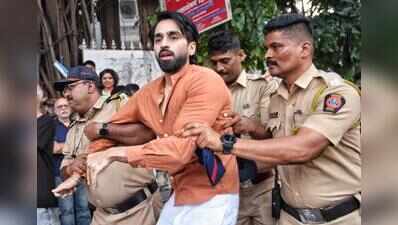 Pune police crack down on youngsters protesting Special Intensive Revision on 2nd day