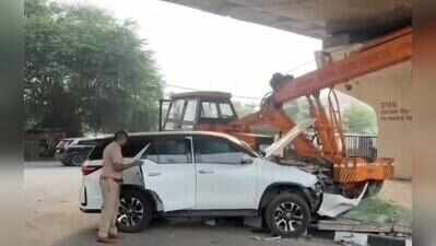 SUV ploughs into elderly couple sleeping on footpath in Gurgaon, 63-yr-old woman dies
