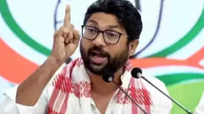 FIR against Congress MLA Jignesh Mevani over obstruction, rioting at Gujarat police station during poll campaign