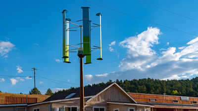 In 2019, researchers shifted the blades of an eggbeater-shaped vertical turbine; wind-tunnel tests found its peak power coefficient rose about 10%