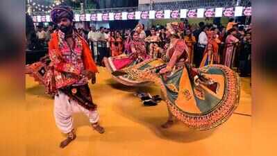 Gujarati in city keep cultural tradition alive through garba