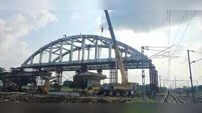 Railway installs 54-metre girder for Shankargarh ROB