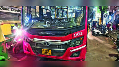 Drunk driver ploughs AMTS bus into pedestrians; crowd hands him over to Jamalpur police