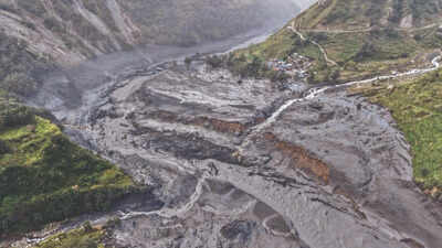 'Massive rock avalanche likely caused Nepal flood'