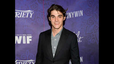 RJ Mitte dies by suicide: 'Breaking Bad' co-stars Bryan Cranston, Aaron Paul, Dean Norris, Marlee Matlin and other Hollywood stars pay tribute