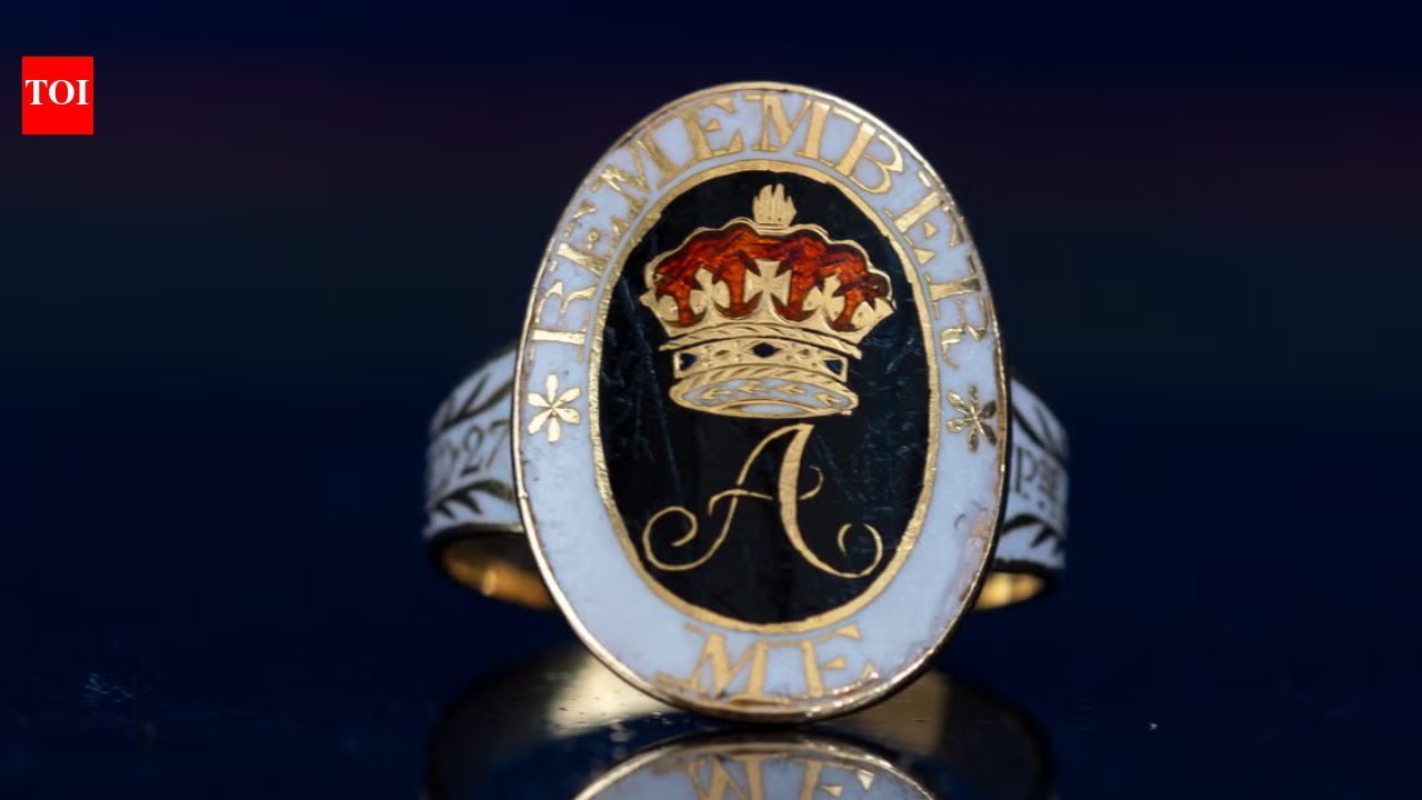 £15 charity shop ring linked to Princess Amelia sells for £5,500 at auction