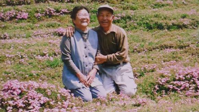 Japanese farmer spent decades planting thousands of pink flowers after his wife went blind due to diabetes; this is why he wanted visitors to come to their home