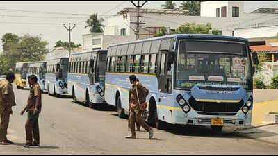 CNG shortage hits Erode, Namakkal districts; fuel stations see long queues of vehicles