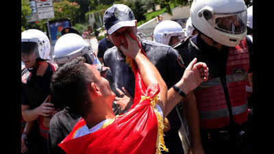 Albania police use tear gas on protesting students as stir turns violent