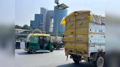 1.5L fines, so what? E-ricks, bikes on Delhi-Gurgaon Expressway, months after rods impaled cabbie
