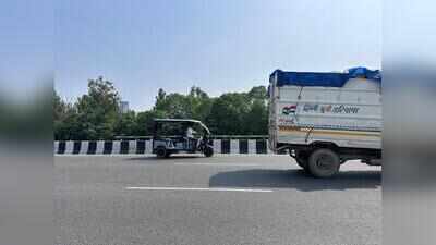 1.5L fines, so what? E-ricks, bikes on Delhi-Gurgaon Expressway, months after rods impaled cabbie