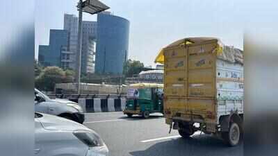 1.5L fines, so what? E-ricks, bikes on Delhi-Gurgaon Expressway, months after rods impaled cabbie