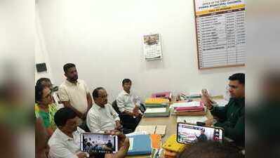 Palika Bazaar vendors reject temporary shift
